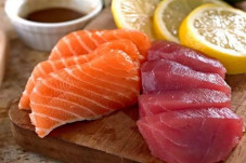 Tuna vs Salmon, Mana...
