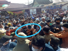 Pendukung Dua Paslon...