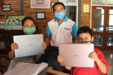 MPMX Salurkan Bantuan...