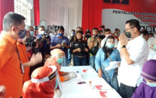 Serap Bansos Tunai Terbesar,...