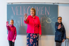 Mayoritas Guru di Norwegia...