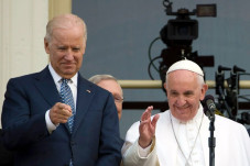 Paus Francis Beri Ucapan...