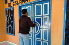 Anggota DPRD Segel Ruangan...