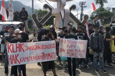 Aliansi Sukapura Menggugat...