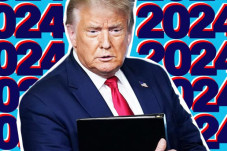 Trump Akan Nyapres di...
