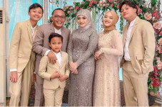 Sule Mau 2 Anak dari...