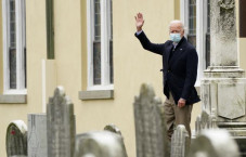 Biden Fokus Pulihkan...