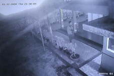Terekam CCTV, Pencuri...