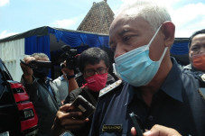 Merapi Berstatus Siaga,...