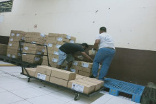 Tiba di Gudang, Surat...