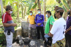 Wabup Kasta Tinjau Sumur...