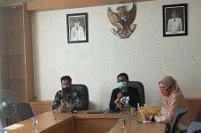 Cegah Kerumunan Massa,...
