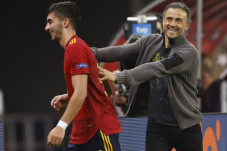 Spanyol Bantai Jerman,...