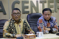 Melanggar Aturan Pilkada,...