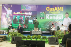 Dikunjungi Ketum PKB,...