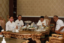 Usai Ikuti Rapat Pengadaan...
