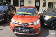 Tak Diberi Pinjaman,...