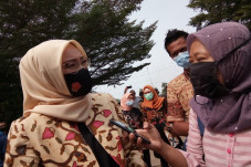 Cek Pencairan Bantuan...