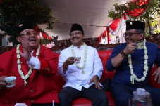 Membelot di Pilwali,...