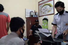 Remaja Ini Jadi Polisi...
