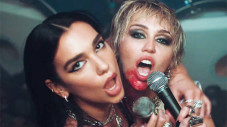 Miley Cyrus dan Dua...