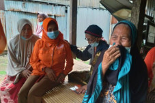 Kenang Kebaikan Nenek...