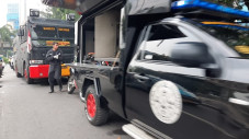 Polisi Bertebaran di...