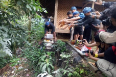 Masyarakat Adat Suku...
