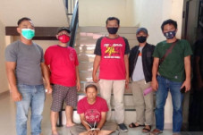 Habis Nongkrong Takut...