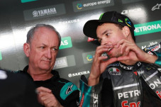 Dibuang Vinales, Ramon...