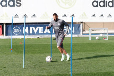 Benzema Ikut Rombongan...