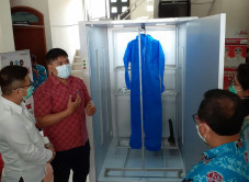 Kampus Ubaya Bantu Tangani...