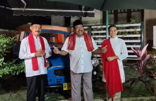 Dukung Muhamad-Saras,...