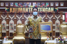Bupati Lamandau Terima...