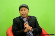 Plesetkan Azan Jadi...