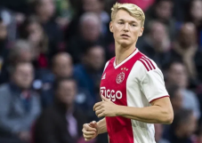 Bek Muda Ajax Tolak...