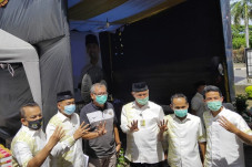 Mengintip Pelepasan...