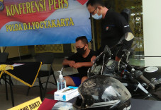 Identitas Mayat Perempuan...