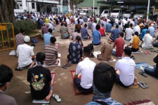 Shalat Jumat di Pelataran...