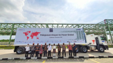 Riau Ekspor Kertas dan...