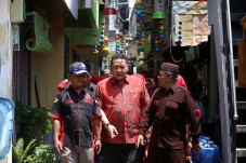 Belum Terima Undangan,...