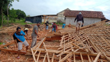 Puting Beliung Hajar...