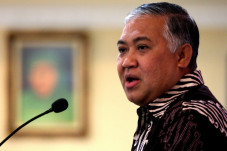 Mensos Tersangka Korupsi,...