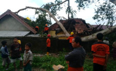 12 Rumah Warga di Lombok...