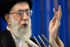 Khamenei Dilaporkan...