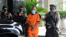 Kasus Azan Jihad di...