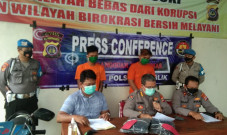 Tersinggung Ditertawai,...