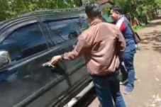 Dikira Bawa Sembako,...