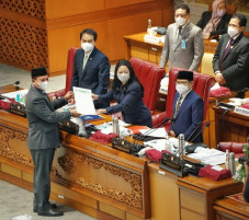 PKB : Mahalnya Tarif...