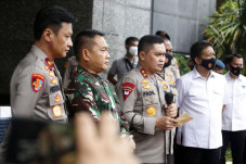Penembakan 6 Anggota...